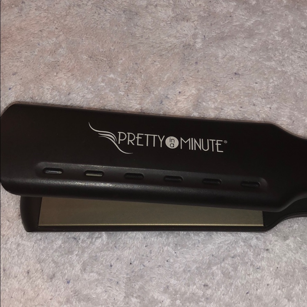 Pretty in a minute keratin flat iron
